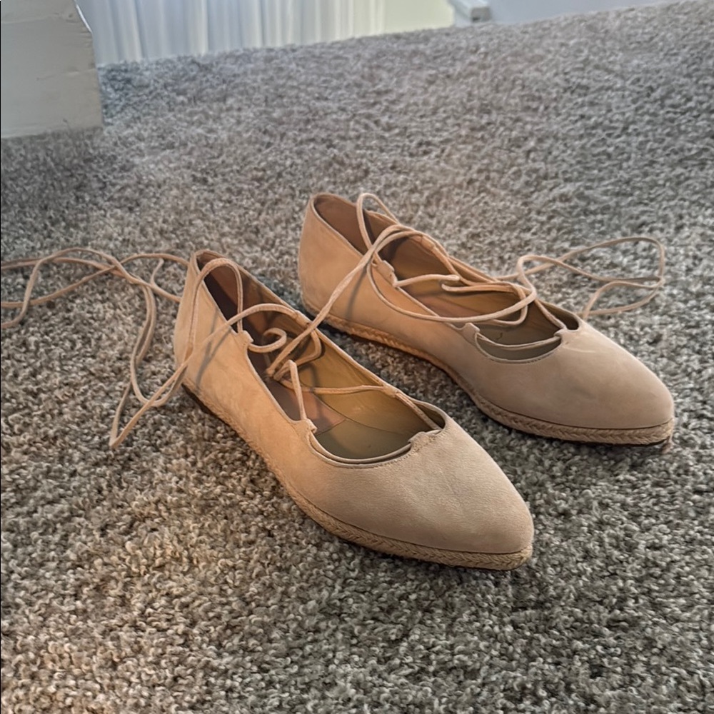Women's Tan/Pink Lace-Up Flats